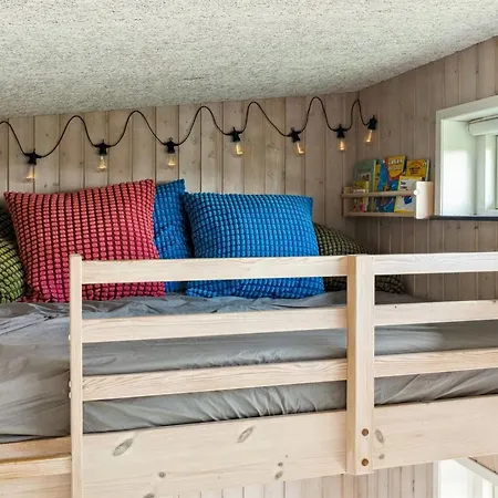 Gloria - 500m From The Sea By Interhome