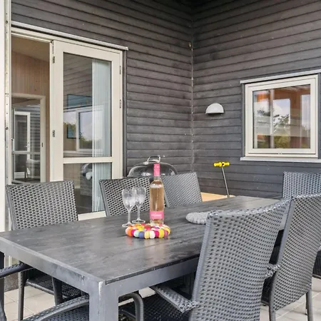 Holiday home Gloria - 500m From The Sea By Interhome